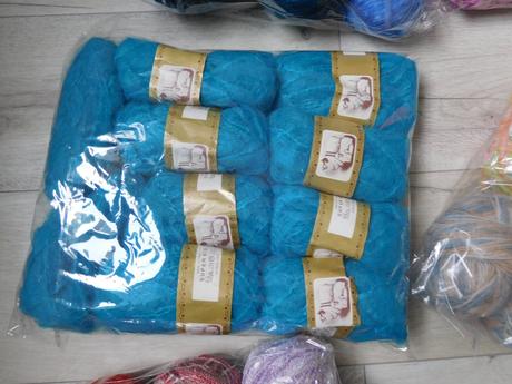 Vlna na ďalšiu tvorbu, čelenky, ponožky, čiapky,,