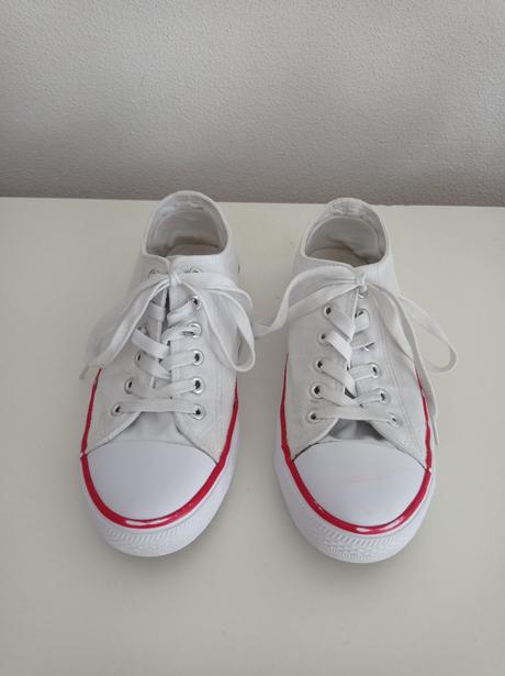 Biele plátenky ,, číny,, + saténové šnúrky navyše, sinsay,38