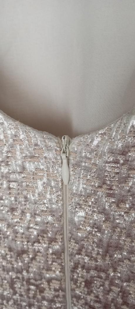 Dámske krátke spoločenské strieborné šaty m, m