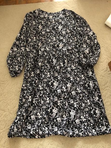 Kvetinové čierne šaty, f&f,m