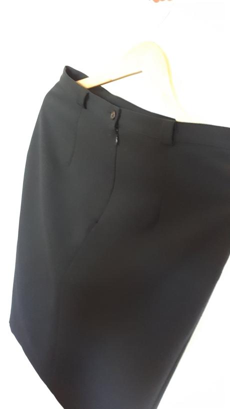 Čierna midi sukňa vel 38/40, 40