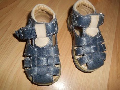Koženné sandaliky, baťa,20