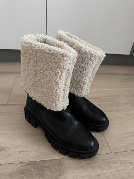 Cierne čižmy s kožušinou, stradivarius,39