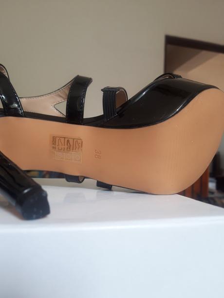 Elegantné čierne lodičky na platforme, 38