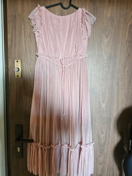 Dievčenské šaty, 146