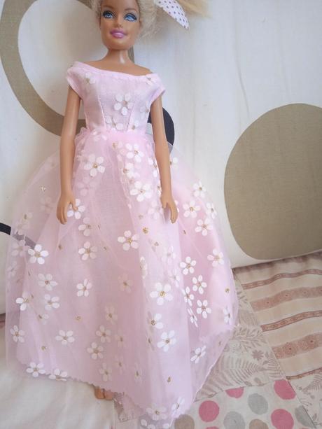 Šaty pre babiku barbie,