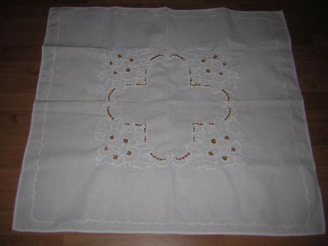 Ručne vyšívaný obrus, 