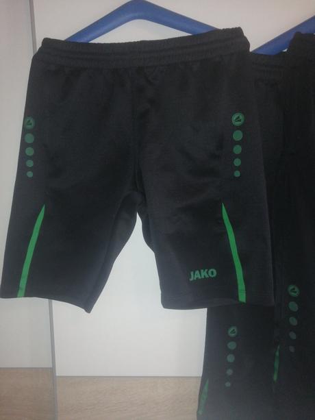 2 teplaky  tricko kratasy, 158