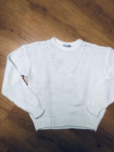 Biely sveter, 146