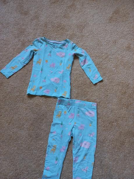 Pyzamko, reserved,86