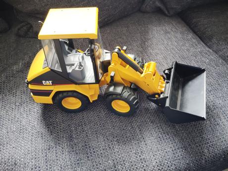 Caterpillar pre deti,