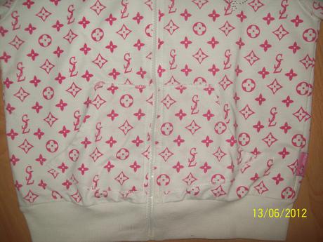 Mikina s kapucou, 164