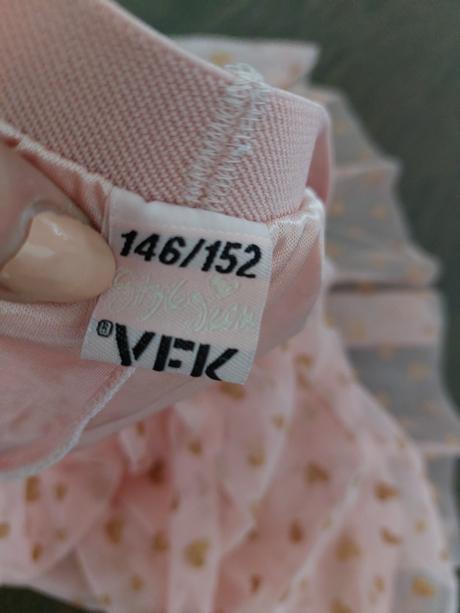 Krasna tylova suknicka so zlatymi srdieckami guma, young dimension,152