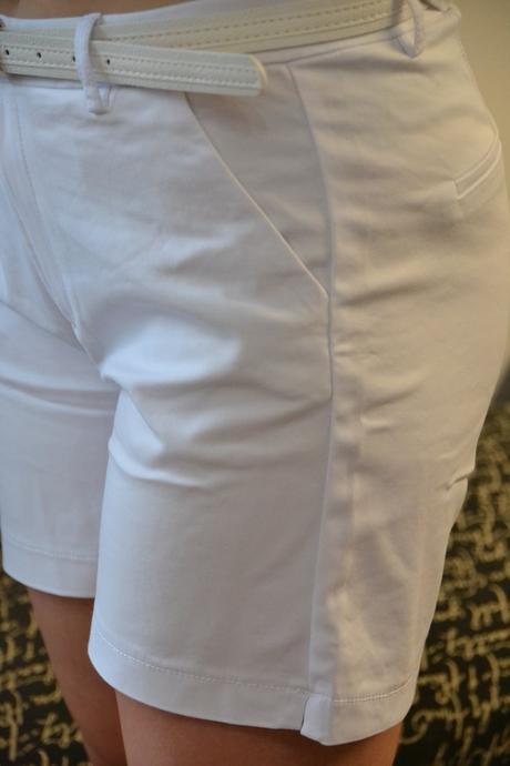 Dámske kraťasy s opaskom- biele, 35 - 42
