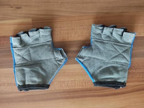 Detská cyklistická prilba + cyklo rukavičky, s