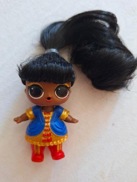 L.o.l bábika, kráľovná,
