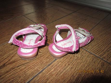 Sandálky hello kitty, baťa,25