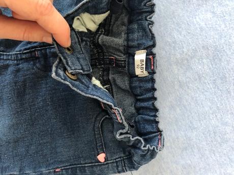 Tmavomodre rifle so srdieckami 92 dievca, pepco,92