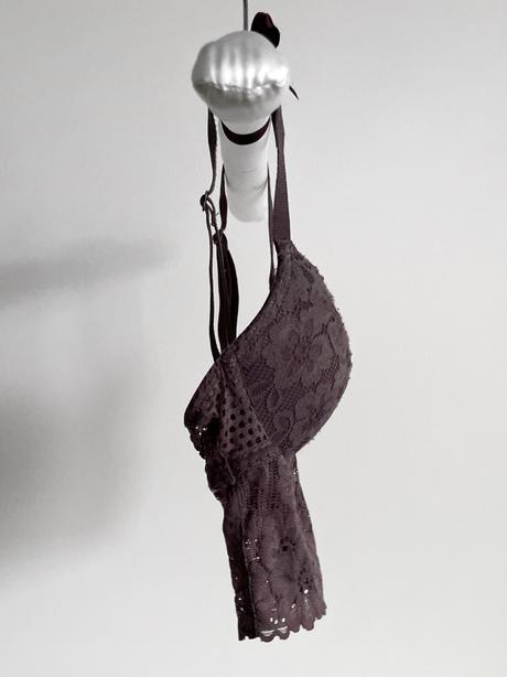 Krajkovaná braletka vystužená s kosticami push up, h&m,75a