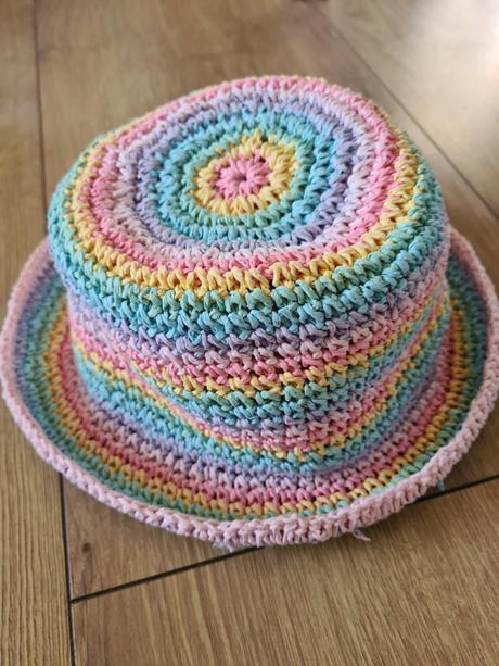 Dievčenské klobúky, c&a,52