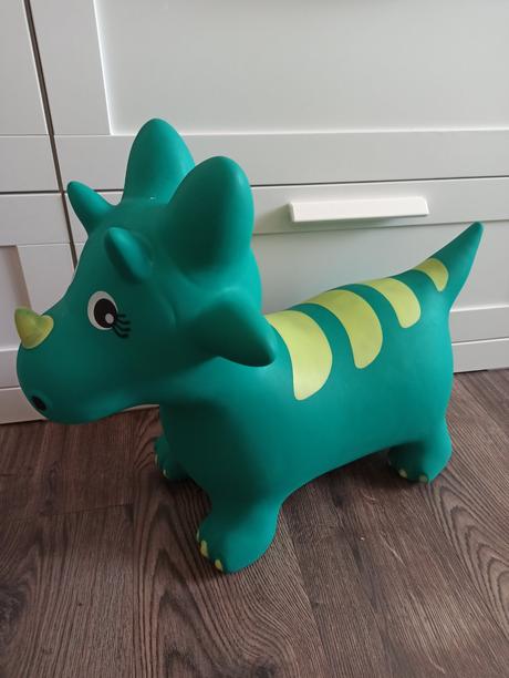 Hopsadlo dinosaurus, 