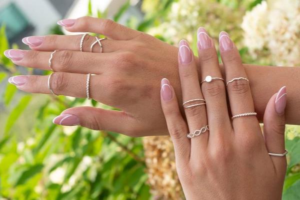 Tipy na vrstvenie midi prsteňov