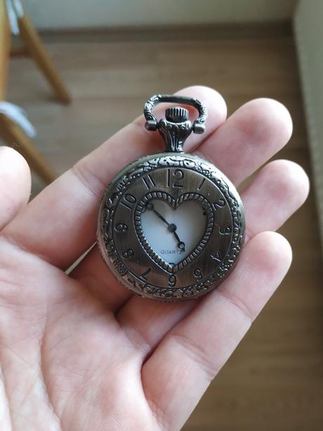 Hodinky vo vintage štýle, 