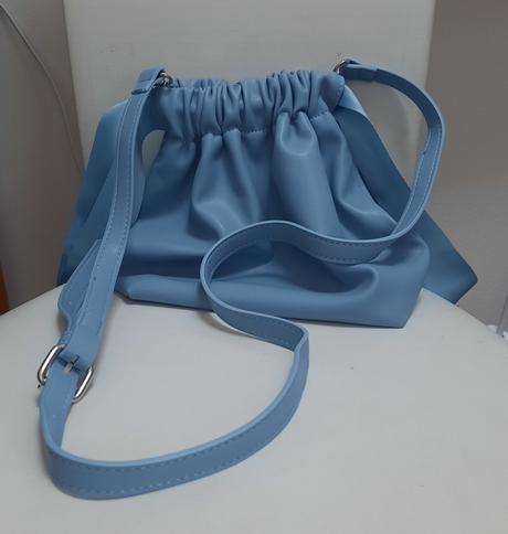 Super pastelovomodrá kabelka, 