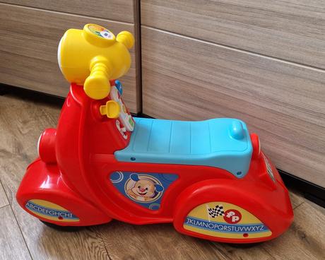 Odrážadlo fisher price czk,