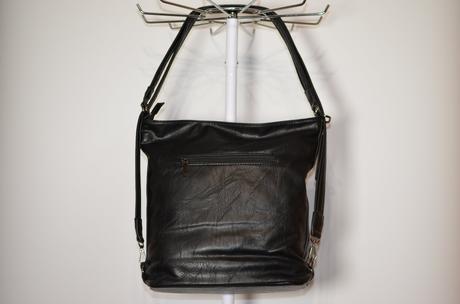 Čierna kabelka-kabelkoruksak, 