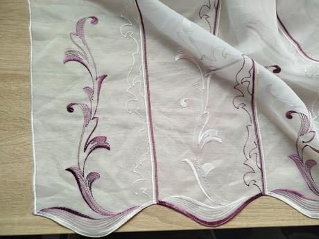 2x vyšívaná záclona, 