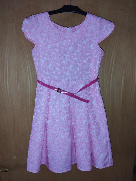 Dievčenské šaty, 134