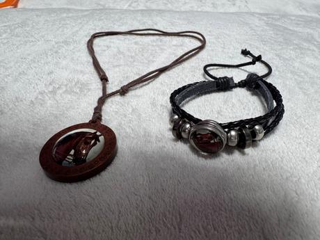 Náhrdelník a náramok kôň, 