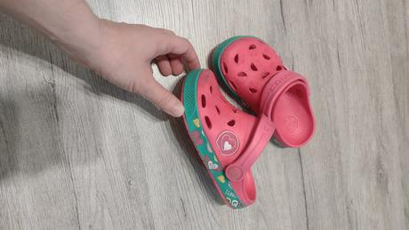 Crocsy, 26