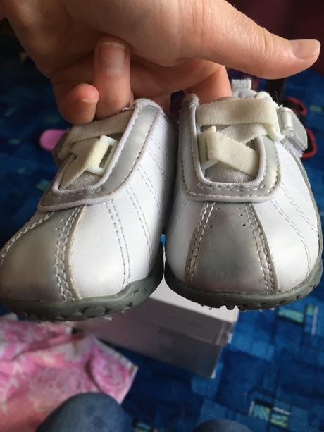 Pekné prvé tenisky, 19