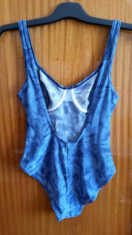 Cele plavky - s motivom vody a morskych vln, 40