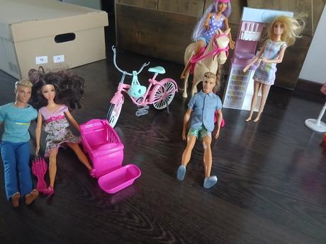Barbie karavan+sanitka, 