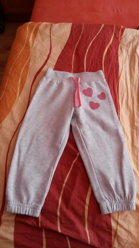 Teplačky do školky, 98