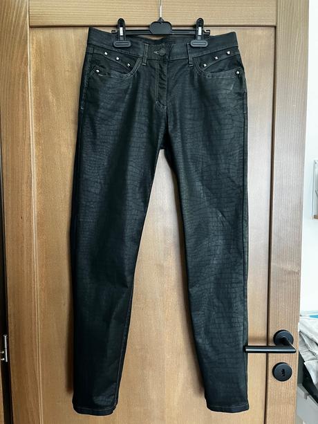 Koženkové nohavice s jemným vzorom, 36