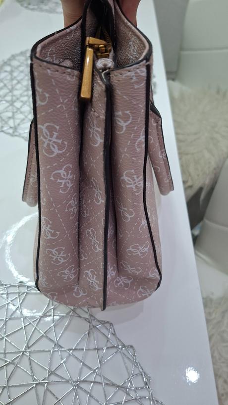 Guess kabelka, guess