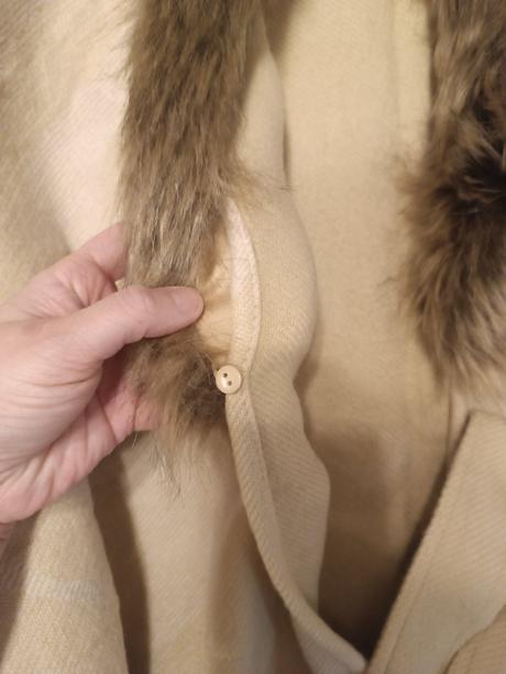 Štýlové pončo s kožušinkou salsa - uni, 