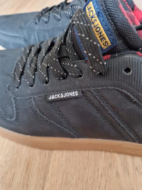 Teniskyvjack&jones, 40