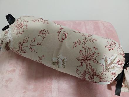 Vankúš v tvare cukríku (bonbonu),