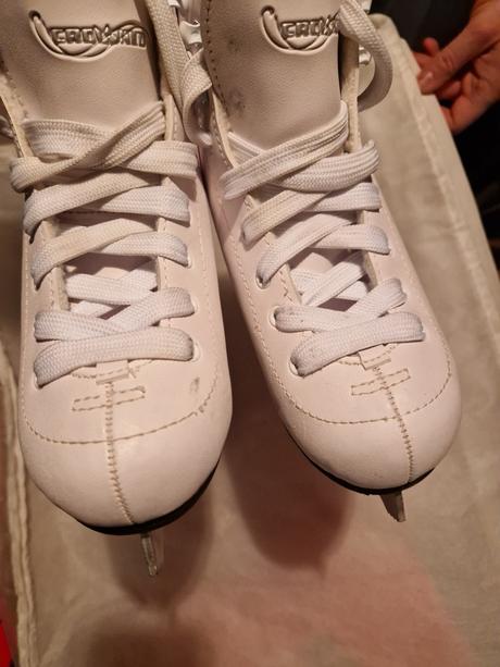 Krasokorčule, crowned,33