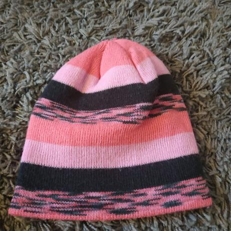 Šál s čiapkou na zimu, authority