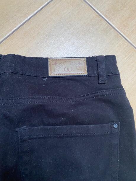 Rifle skinny, esmara,36