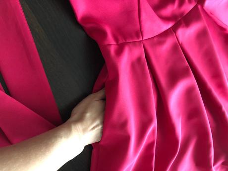 Šaty spoločenské, 44