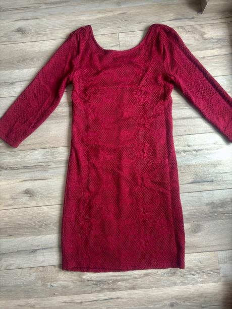 Čipkované šaty s hlbokým výstrihom vzadu, stradivarius,s