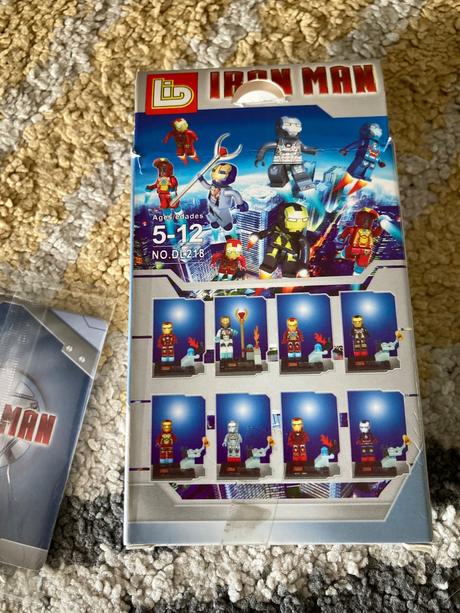 Iron man panáčik a skejty, 