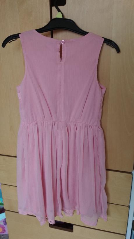 Krásne šaty - nenosené, boli iba oprané, f&f,134